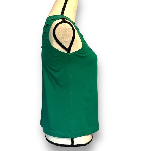 Banana Republic green top - Picture 2 of 6